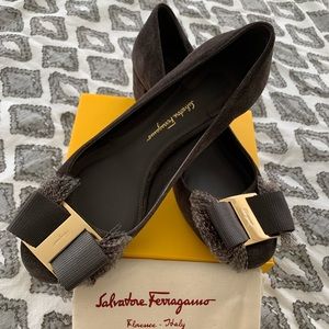 Salvatore Ferragamo Suede Pump 7.5